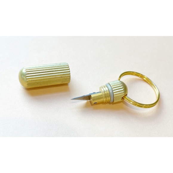 Pretty Bird Keychain - Picture 8 of 11